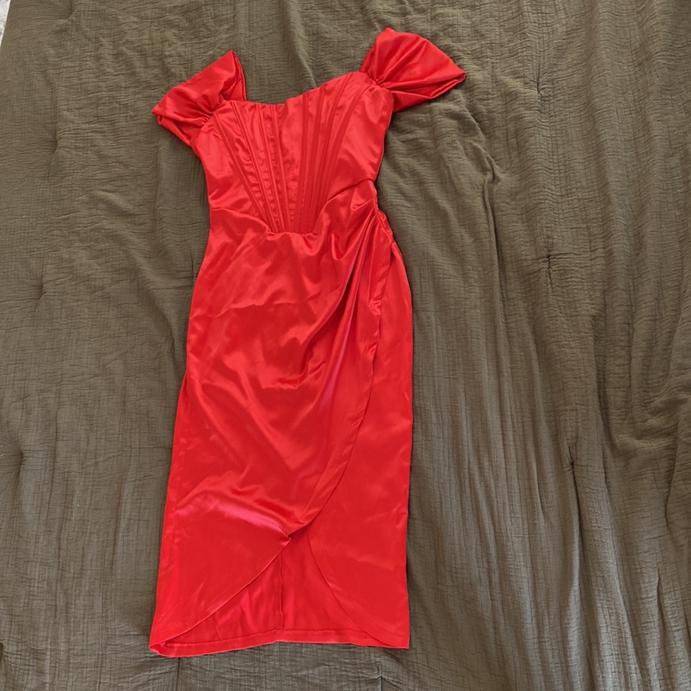 Nwt women’s formal dress red size small